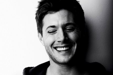 smiling-and-happy_-jensen-ackles.jpg